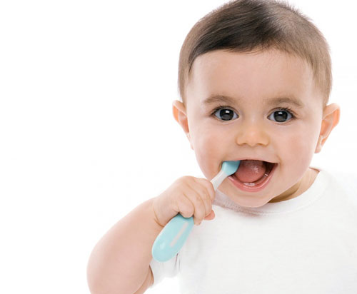 Cách chăm sóc răng miệng cho trẻ theo từng độ tuổi