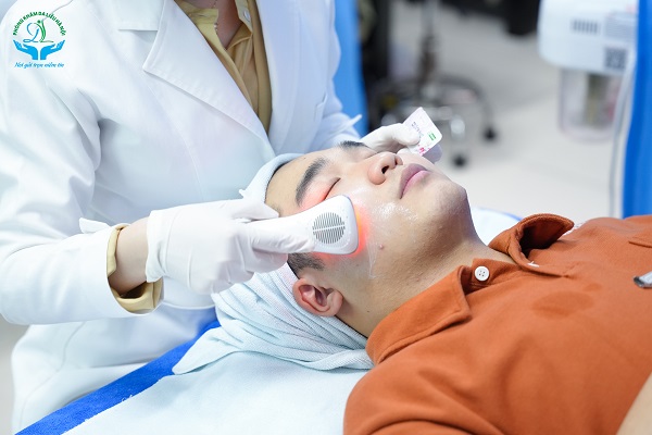 Cách trị mụn ở nam giới hiệu quả – chuẩn y khoa