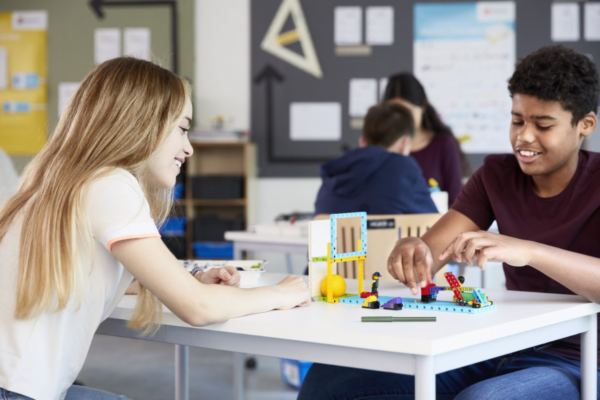 Độ tuổi phù hợp để học robotics cho trẻ em là khi nào?