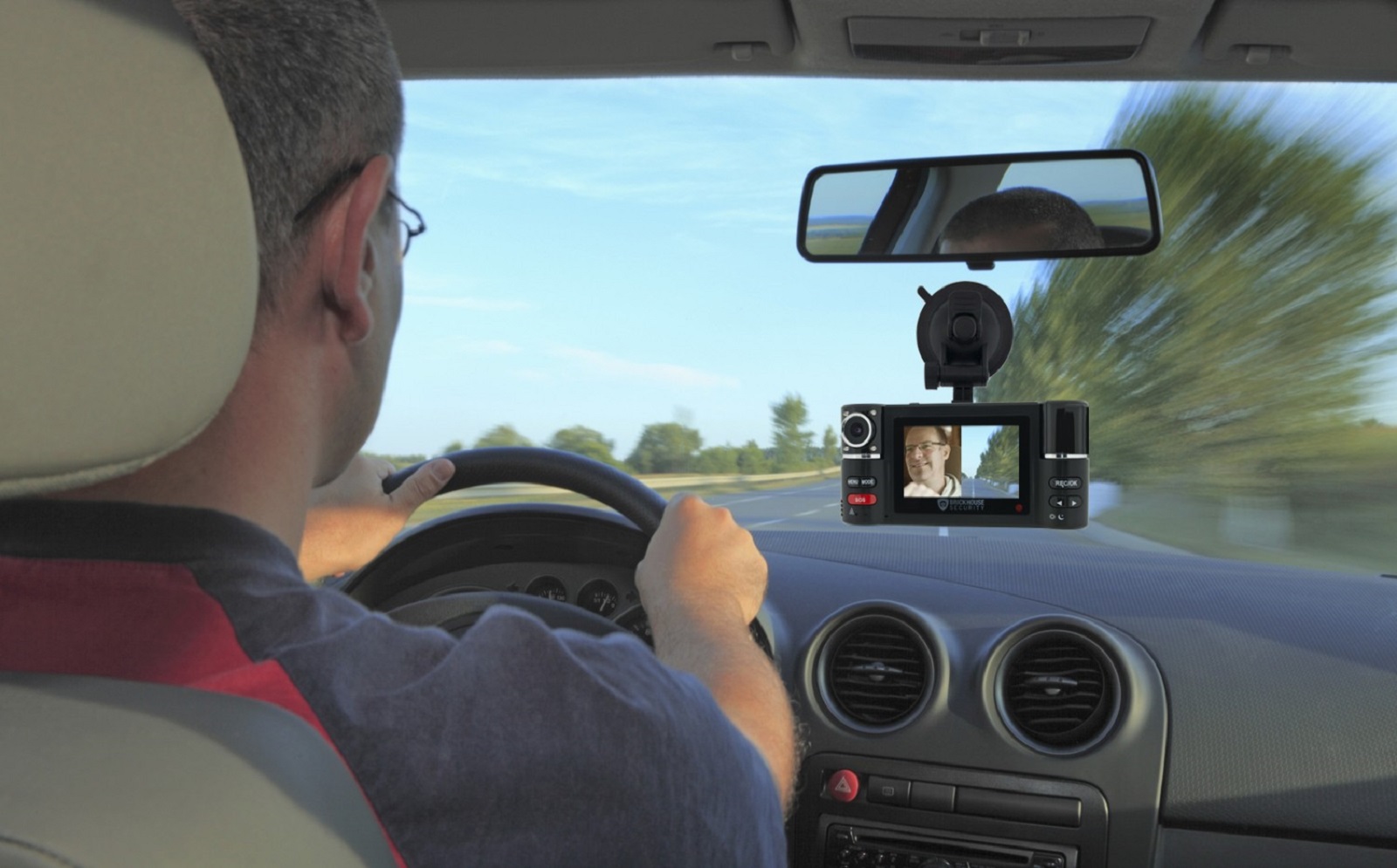 5 lợi ích tuyệt vời của camera hành trình cho ô tô