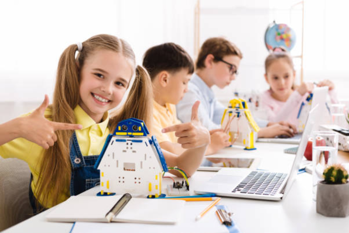 Học Robotics và Hands-on Learning – Trải nghiệm thực tế cho trẻ