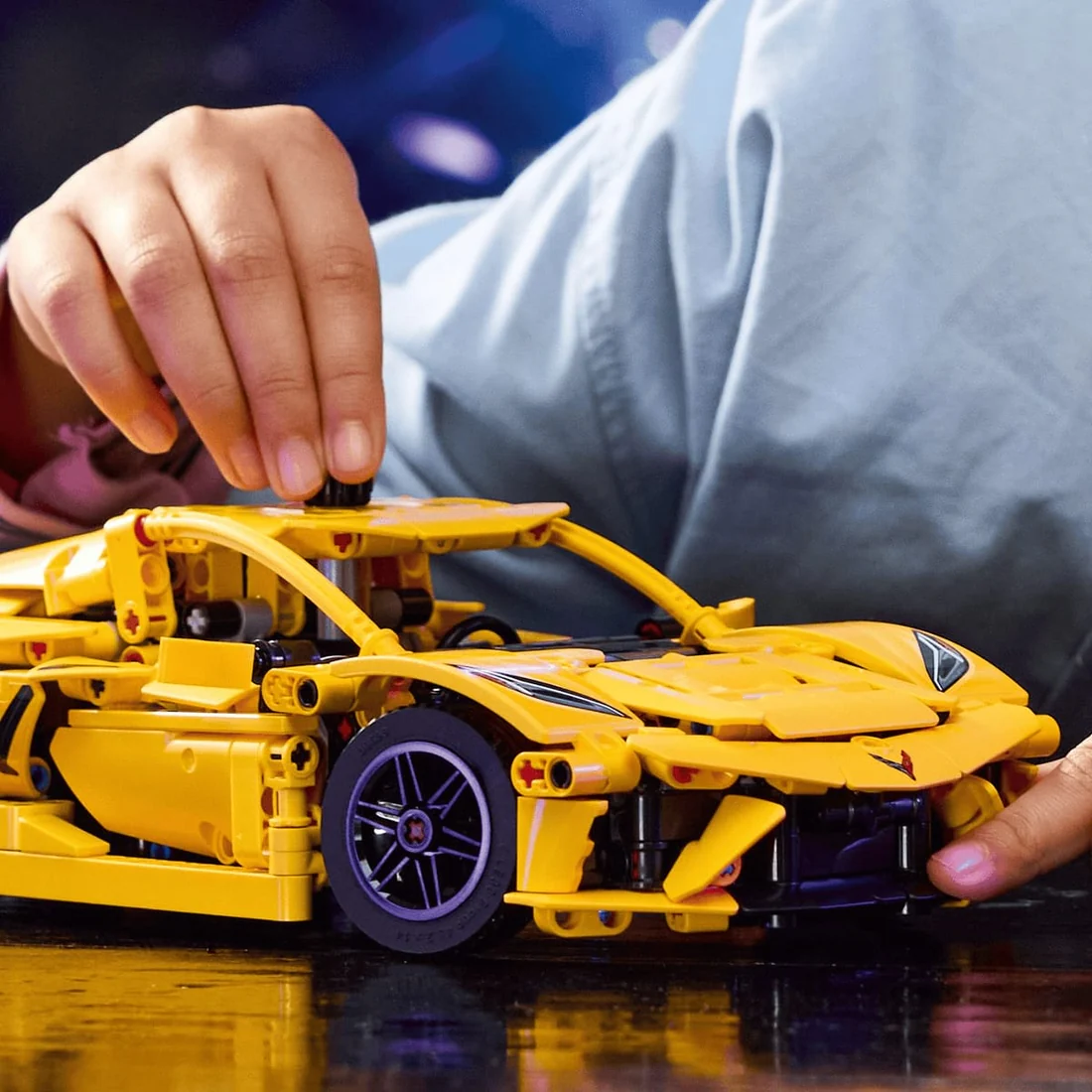 lego-technic-corvette-stingray-mo-hinh-sieu-xe-1