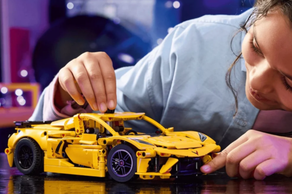 LEGO TECHNIC Corvette Stingray – Mô Hình Siêu Xe Lắp Ráp